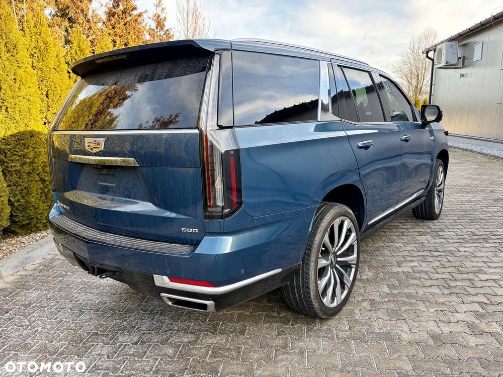 Cadillac Escalade - 2