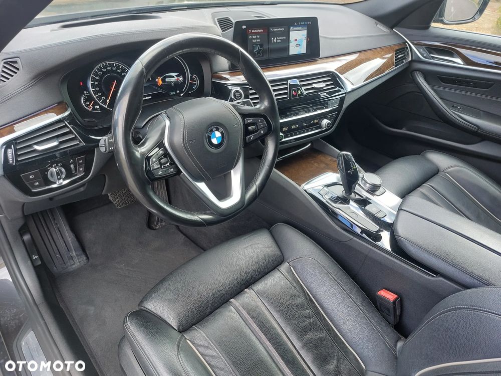 BMW Seria 5 520d Touring Luxury Line - 15