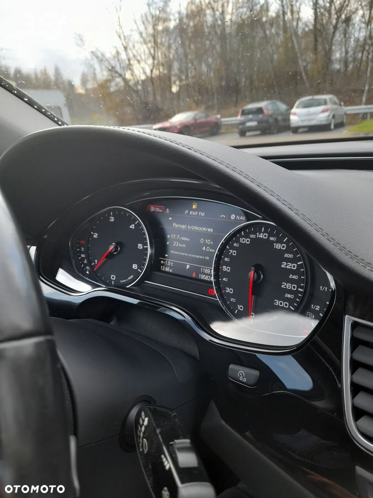 Audi A8 4.2 TDI DPF (clean diesel) quattro tiptronic - 15