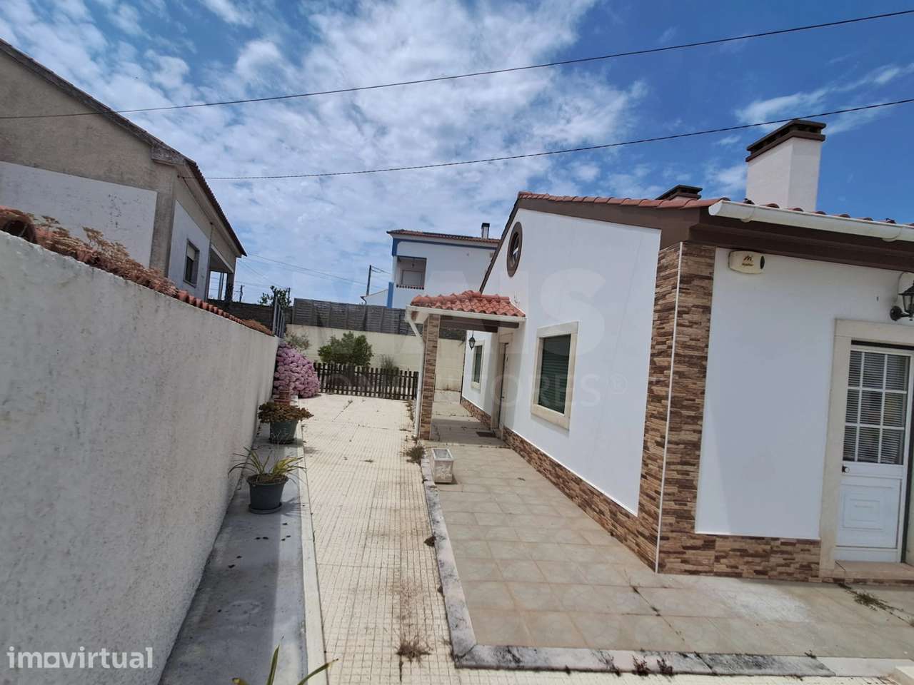 Moradia T3 Térrea com Garagem e Pátio no Nadadouro - Grande imagem: 2/22
