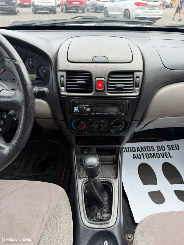 Nissan Almera 1.5 Sport - 17