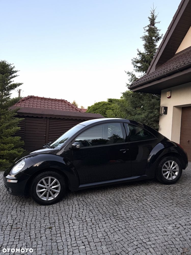 Volkswagen New Beetle - 4