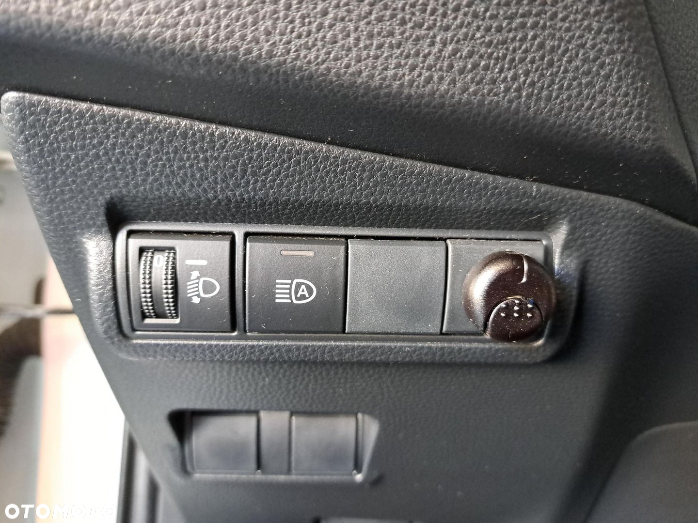 Toyota Corolla Cross - 32