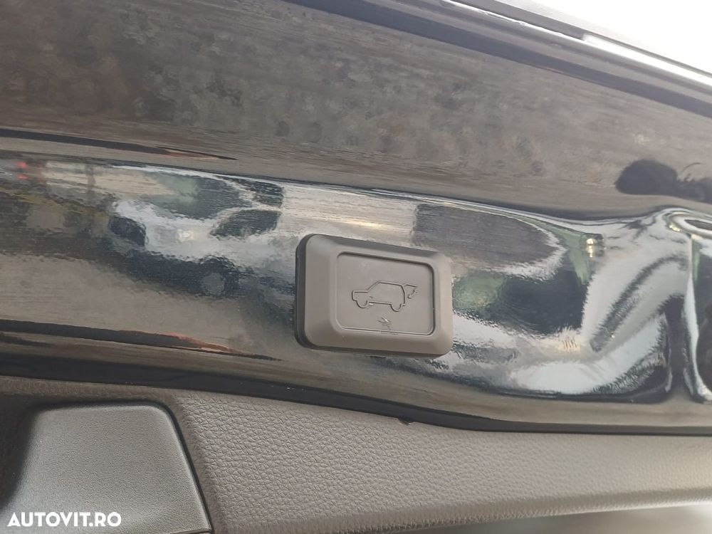 Toyota RAV4 2.5 Hybrid VVT-iE 4x4 Luxury - 8