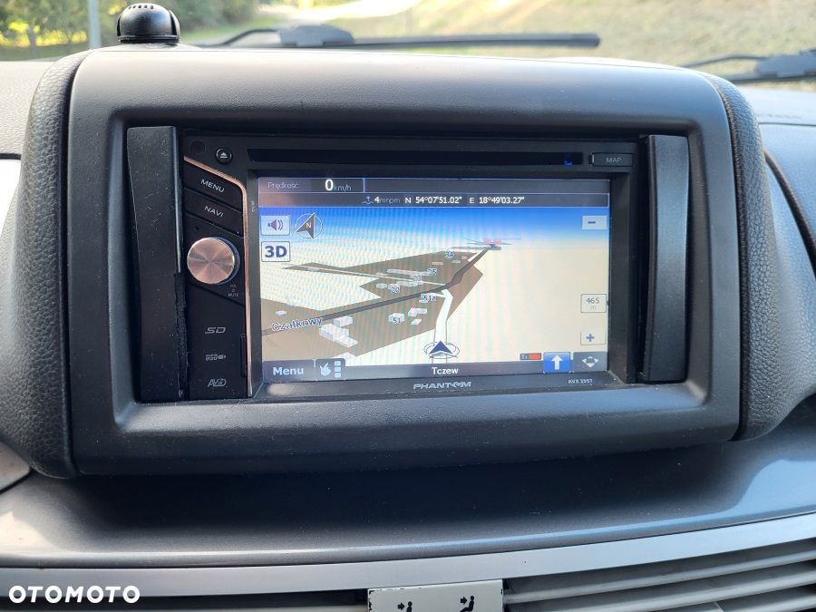 Volkswagen Routan - 24