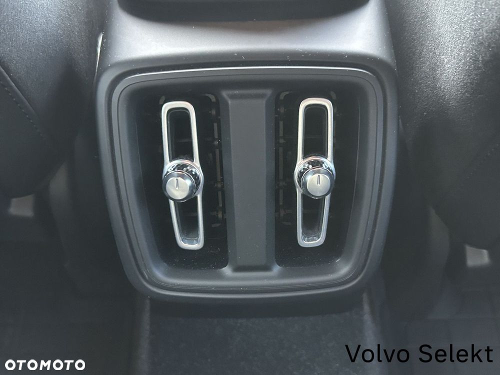 Volvo XC 40 - 33