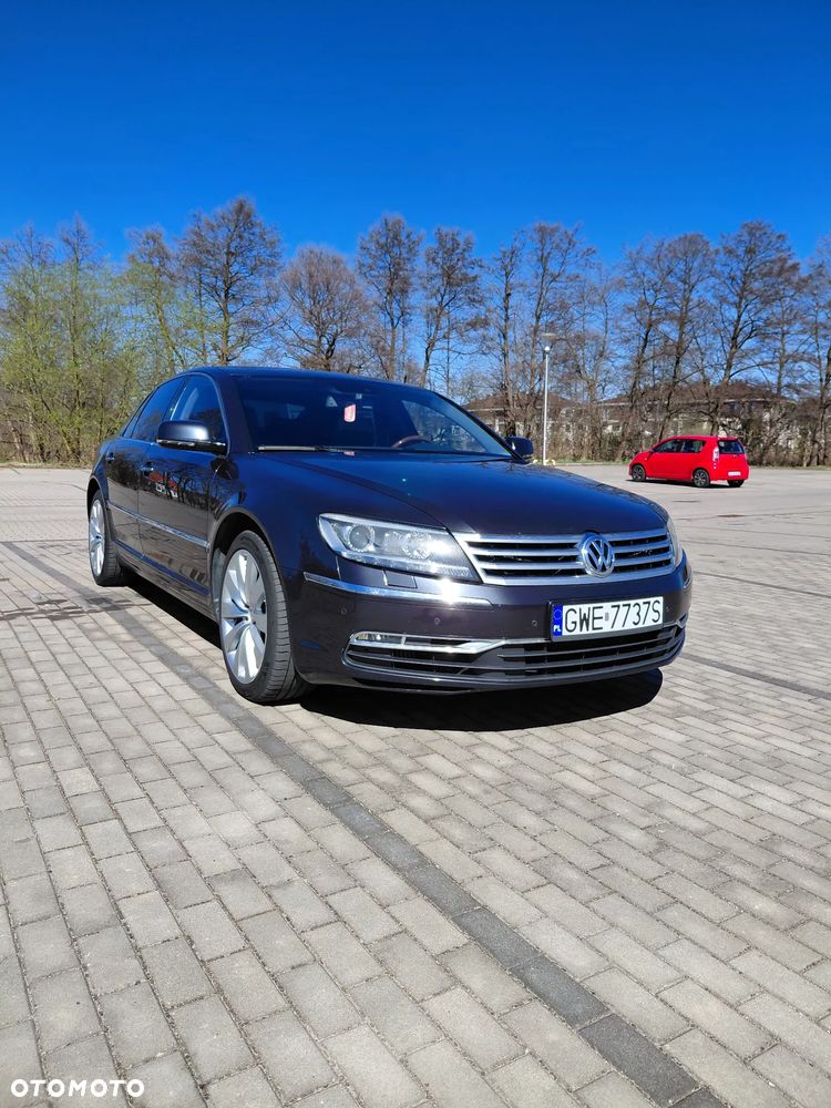 Volkswagen Phaeton - 1