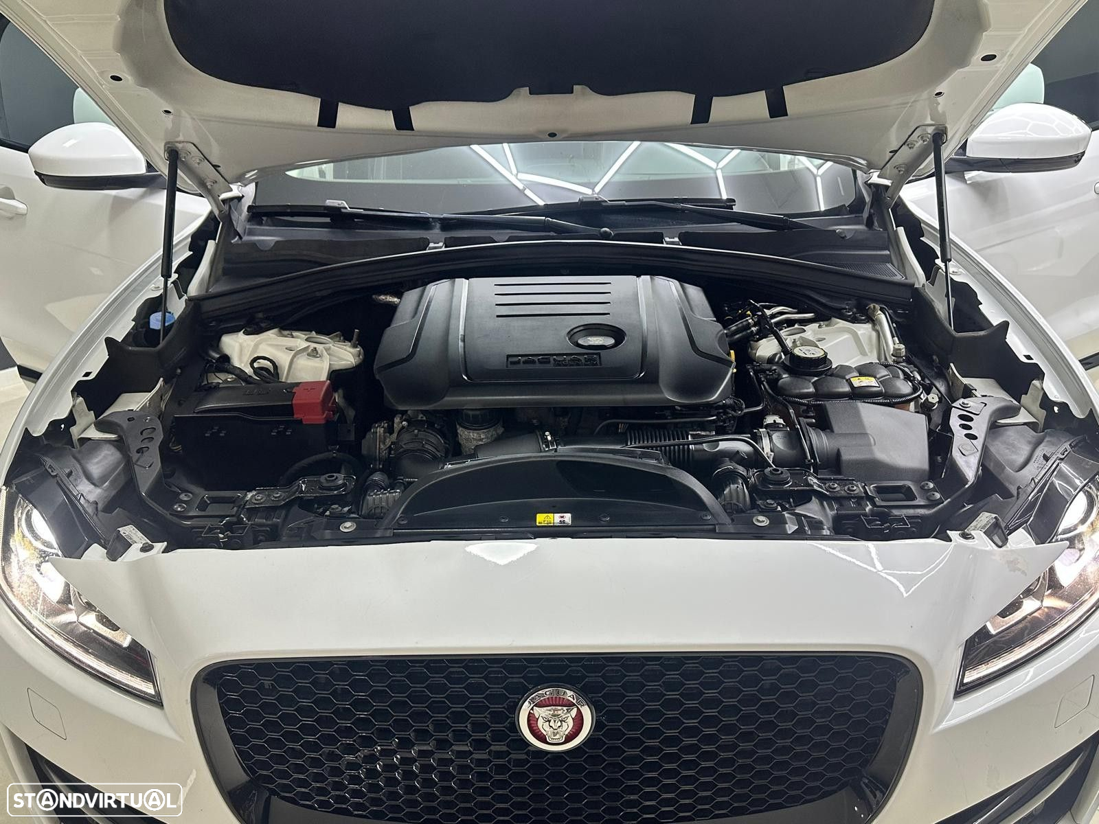 Jaguar F-Pace 2.0 i4D R-Sport AWD Aut. - 39