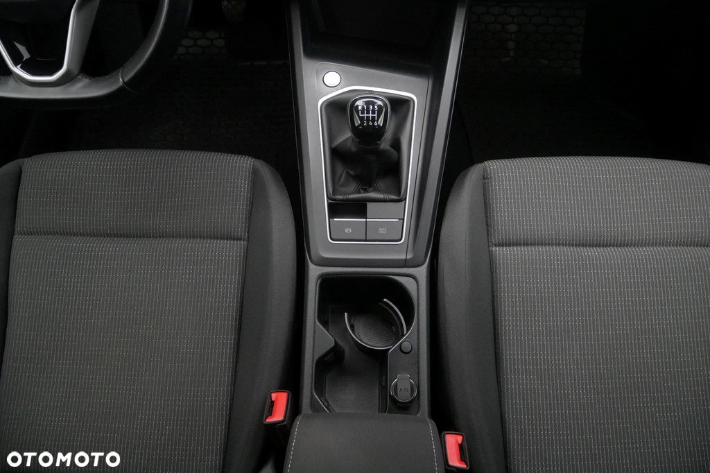 Volkswagen Golf VIII 1.0 TSI - 11