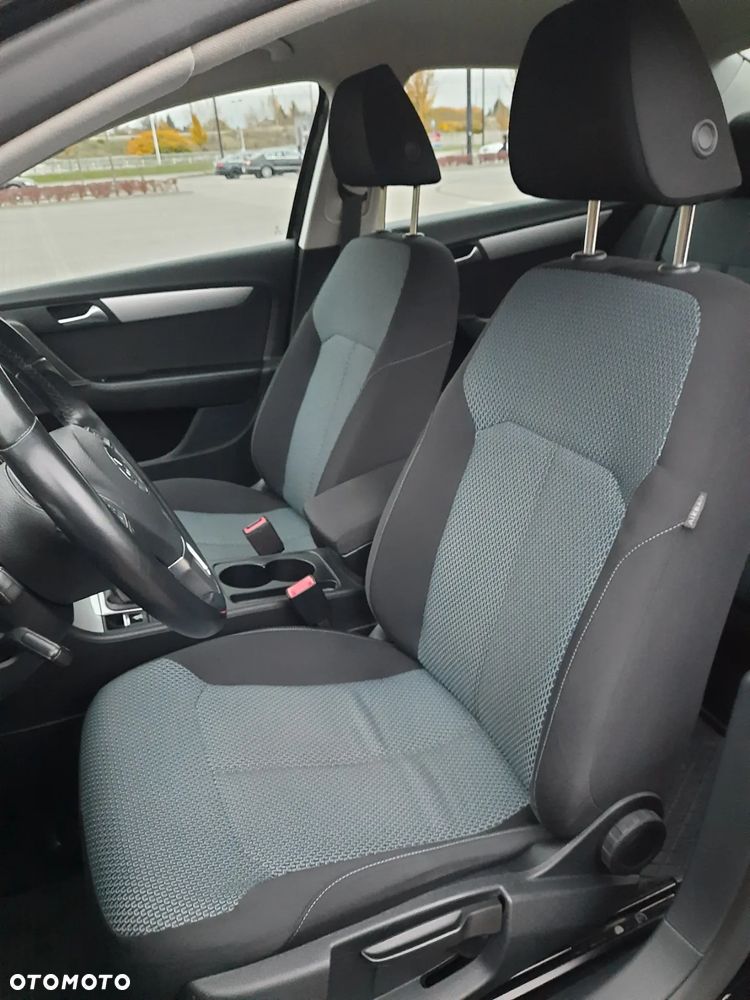 Volkswagen Passat 1.6 TDI BlueMotion - 14