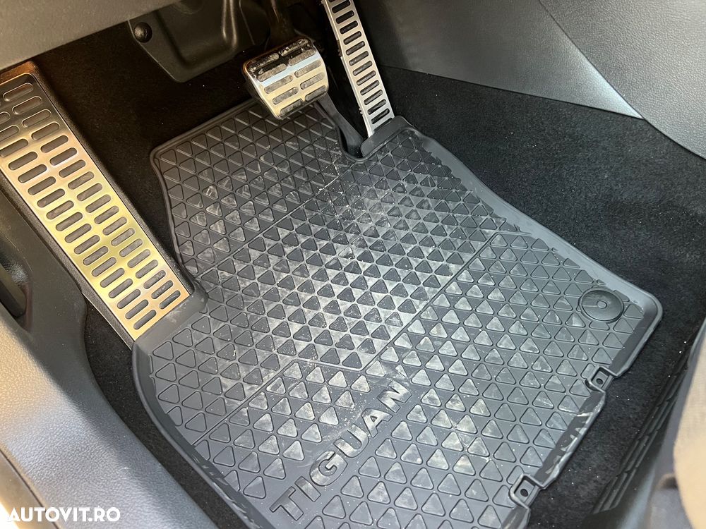 Volkswagen Tiguan 2.0 TDI 4Motion DSG Sport & Style - 33