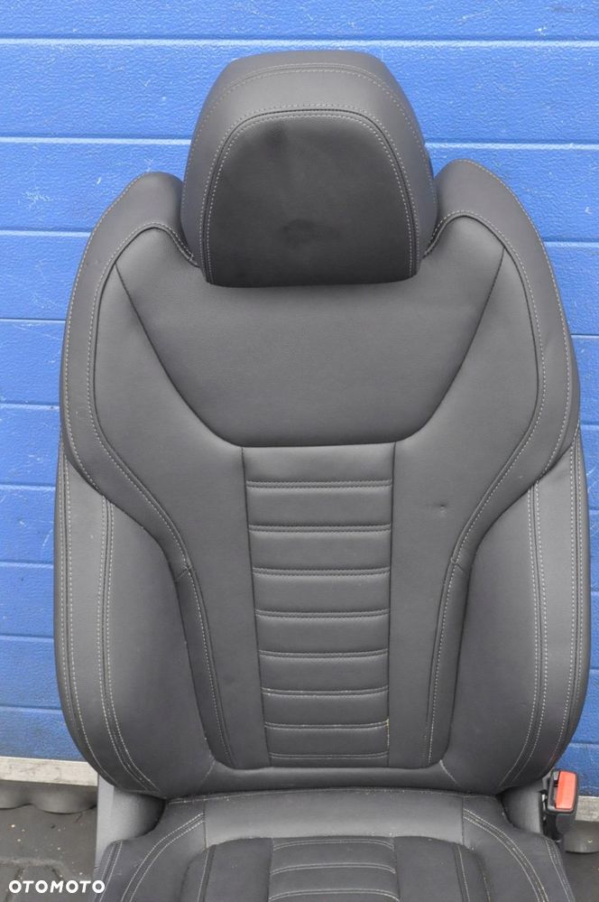 BMW I4 G26 FOTELE KANAPA BOCZKI SKÓRA M-PAKIET ANGLIK 23R - 5