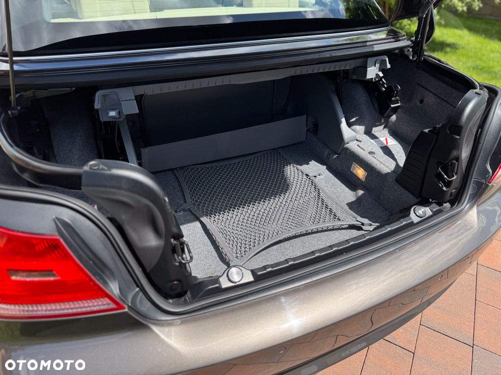 BMW Seria 3 320i Cabrio - 30