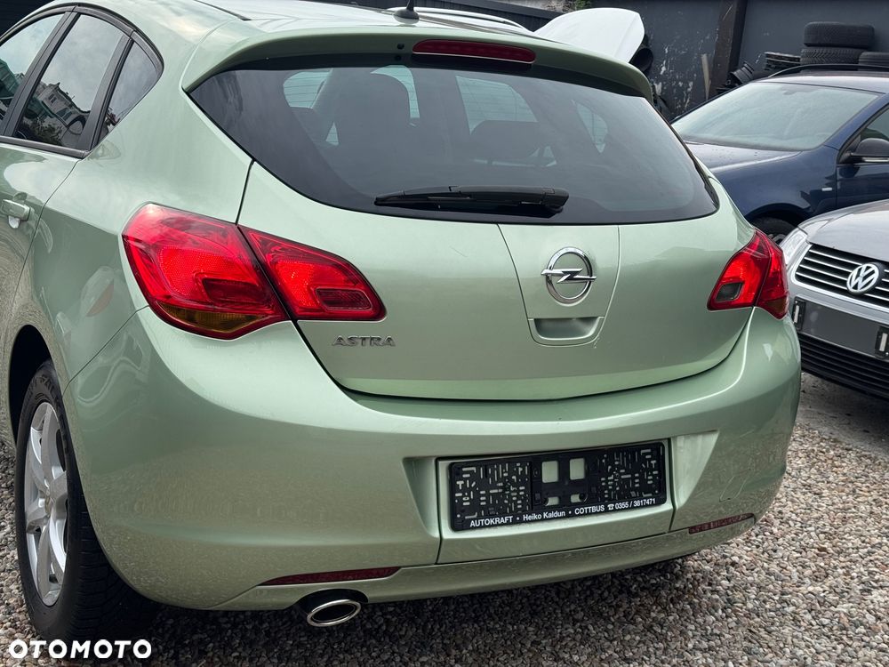 Opel Astra 1.4 Turbo 150 Jahre - 12