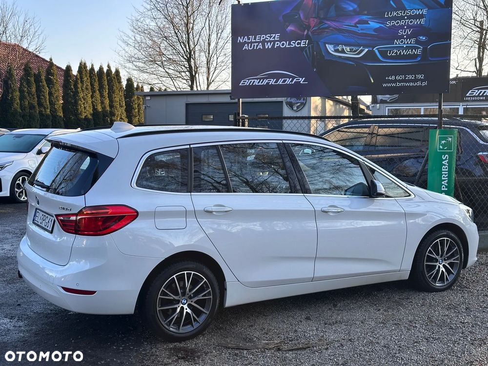 BMW Seria 2 218d - 12