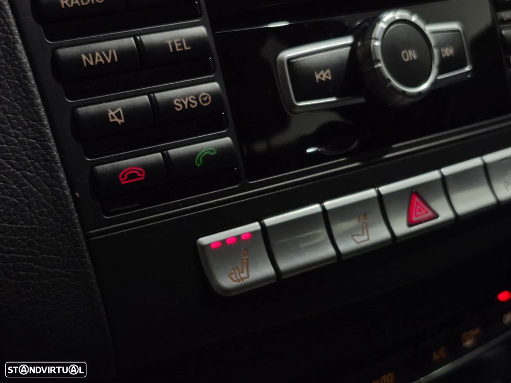 Mercedes-Benz E 300 Bluetec Hybrid Avantgarde - 36