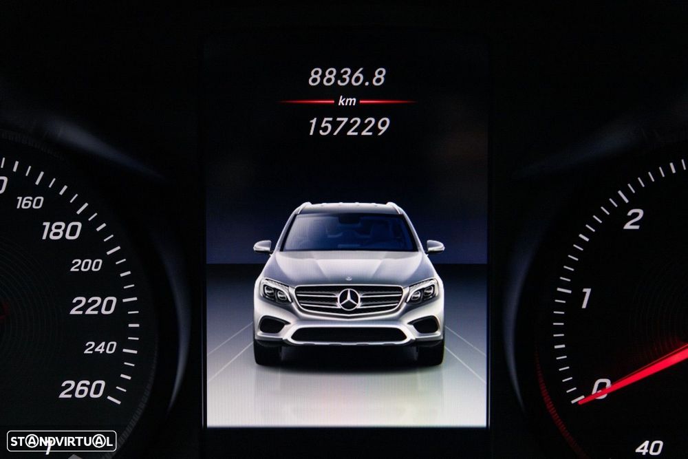 Mercedes-Benz GLC 250 d 4Matic 9G-TRONIC AMG Line - 27