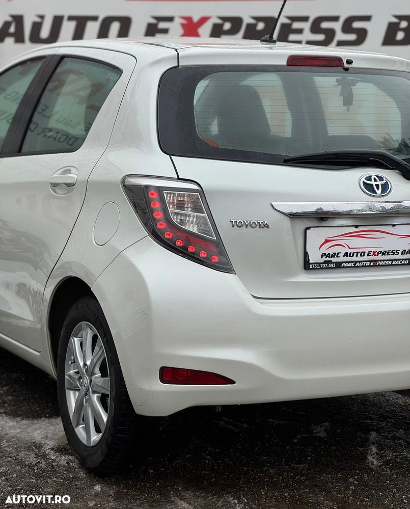Toyota Yaris 1.5 VVT-i Lounge - 24