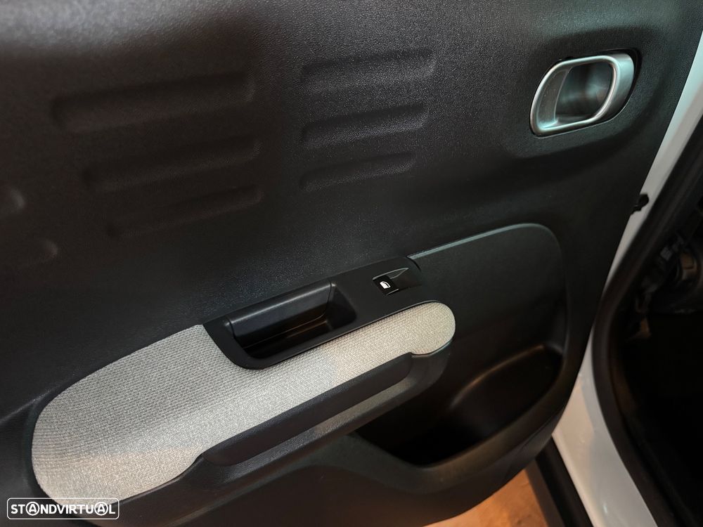 Citroën C3 Aircross BlueHDI 120 Stop & Start EAT6 SHINE - 32