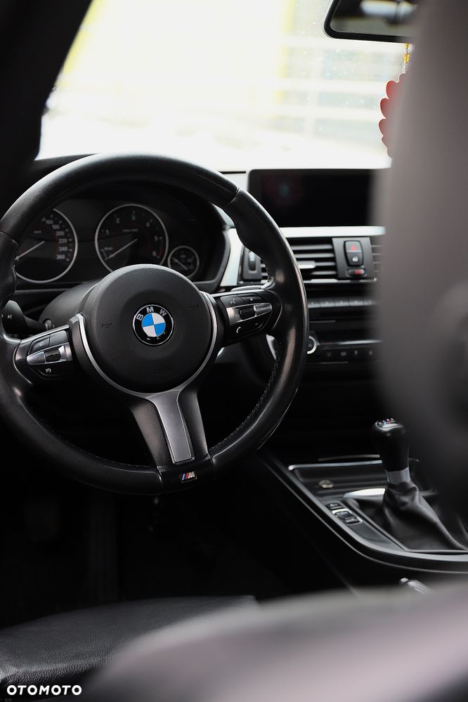 BMW Seria 3 320d Efficient Dynamics Sport Line - 4