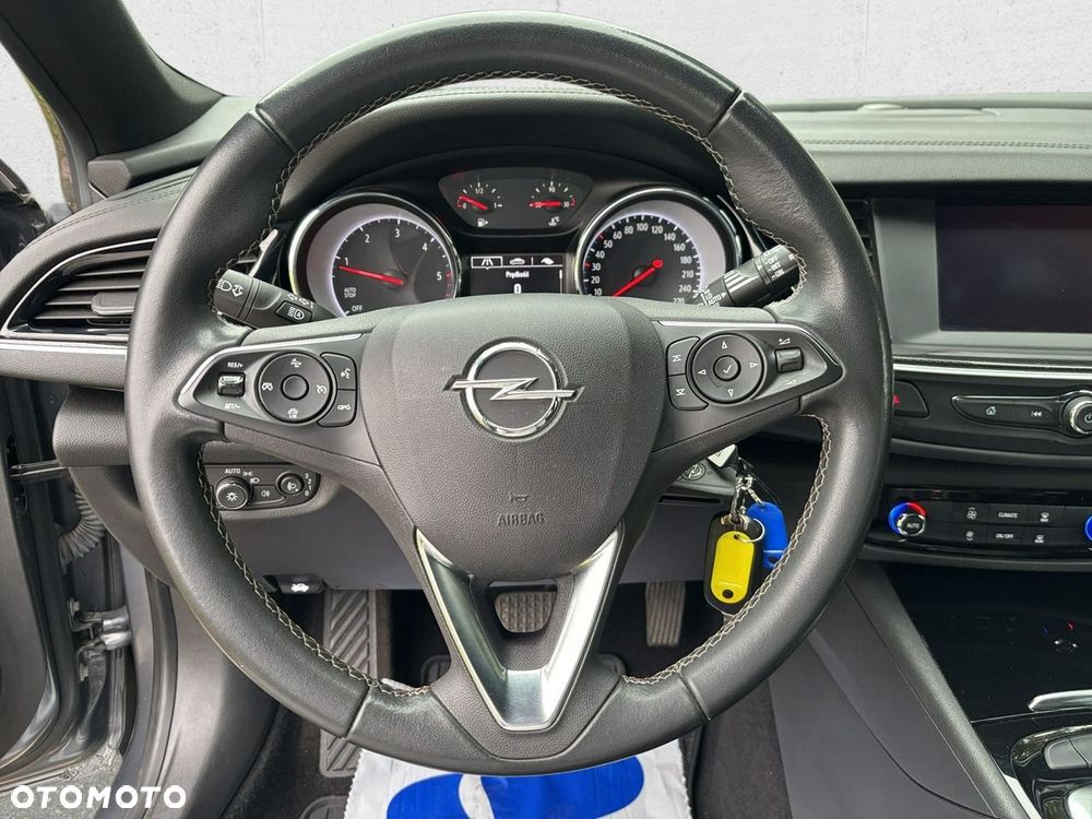 Opel Insignia - 16