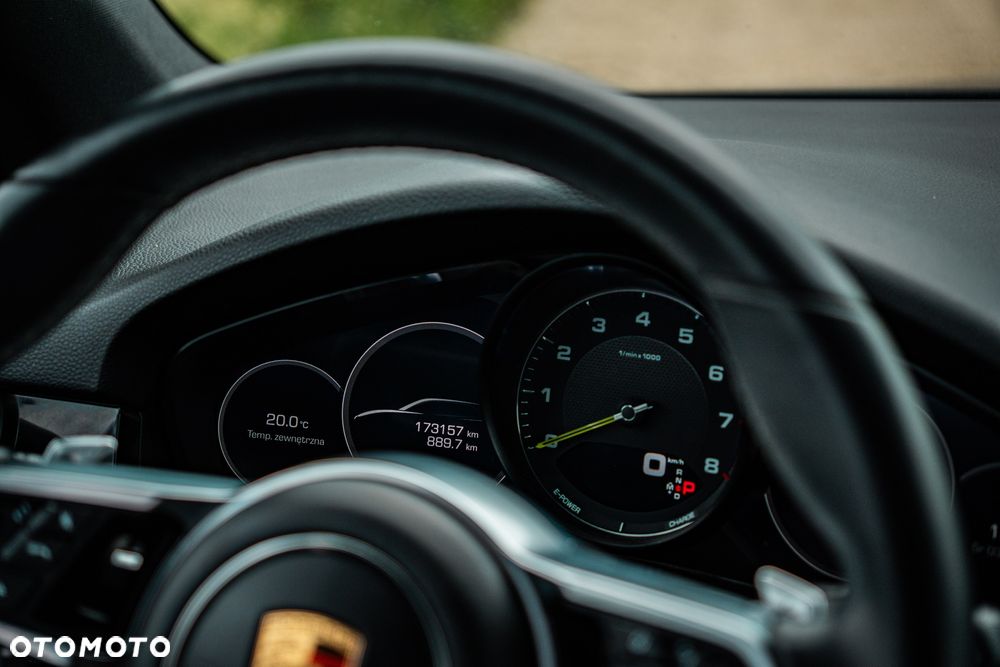 Porsche Cayenne - 16