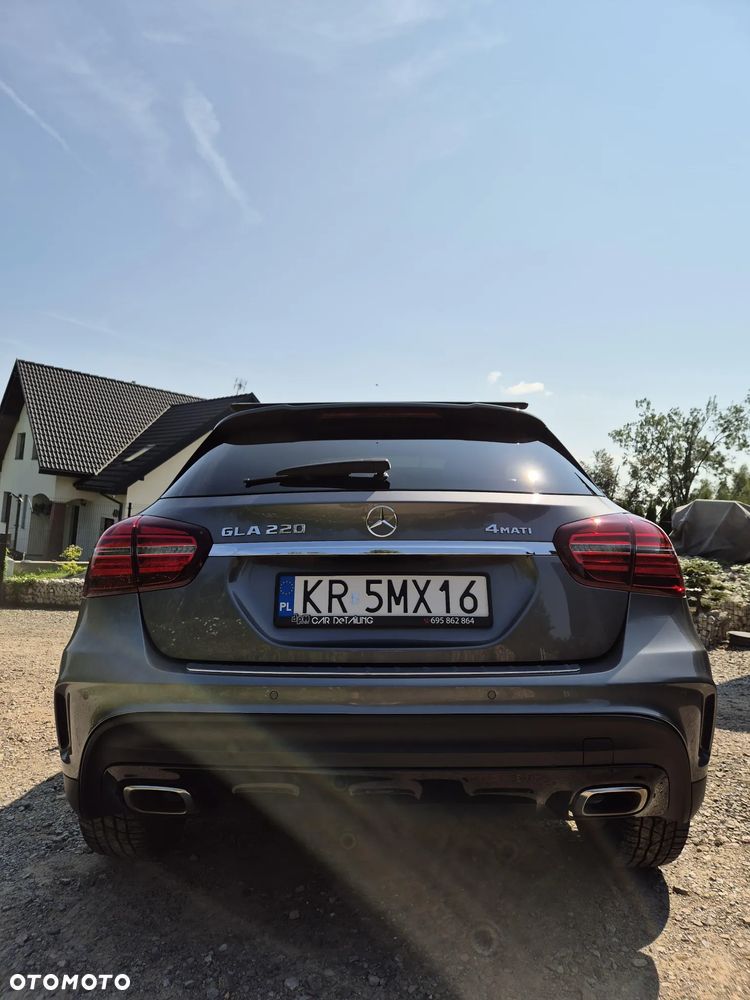 Mercedes-Benz GLA - 3