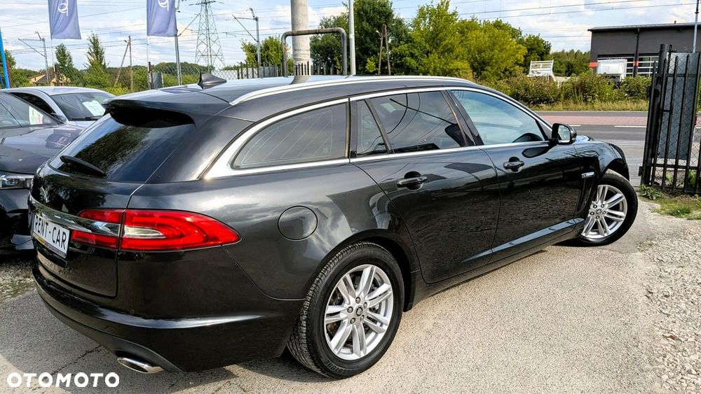 Jaguar XF - 11