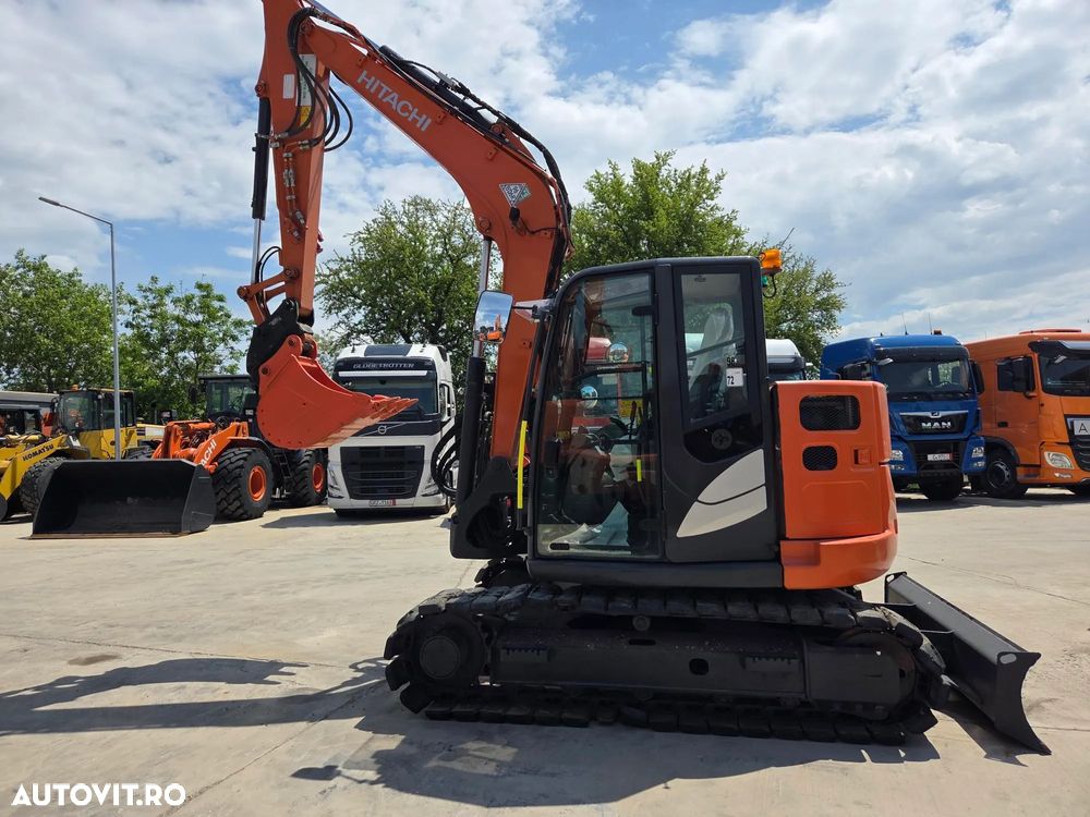 Hitachi ZX85-6, 2022, 2.491h, Masa operationala 8,6t, cupla rapida HIDRAULICA+3 CUPE NOI, senile paduri cauciuc, inst picon si inst rotire pe brate, ad sapare 5m, ridica 3,8t, aer cond, LAMA, STARE FOARTE BUNA, posibil leasing 4 ani-PROMOTIE 62.900 EUR+Tva - 17