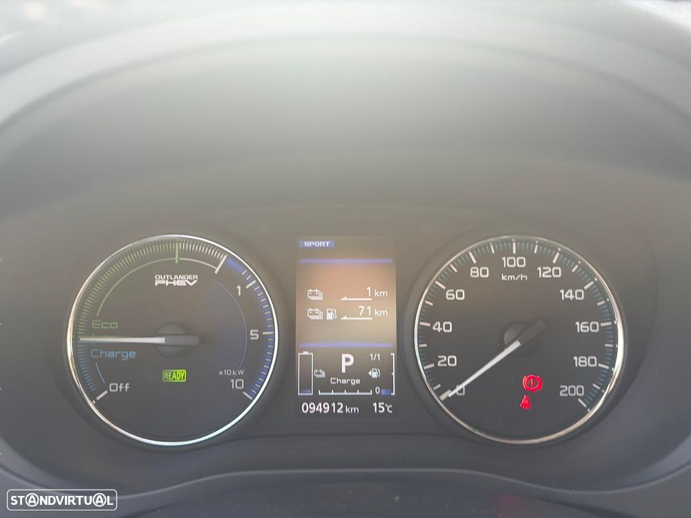 Mitsubishi Outlander 2.4 Intense - 11