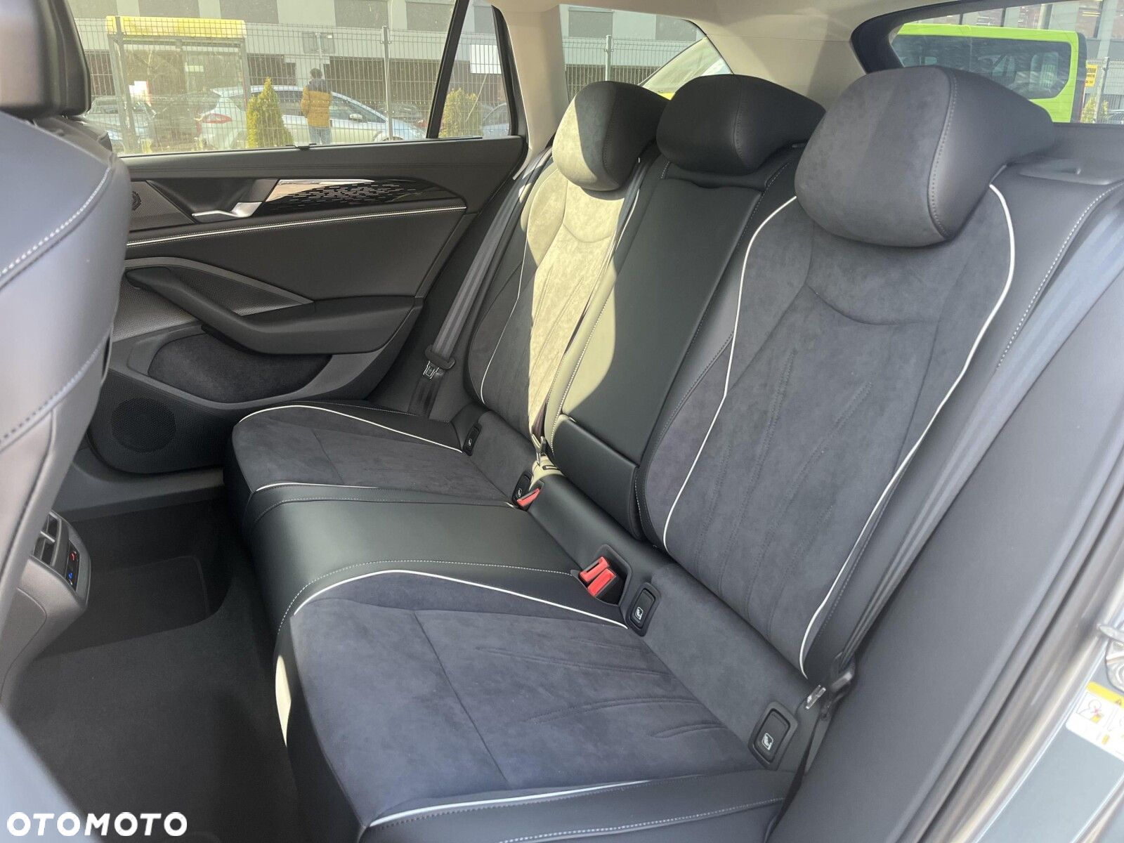 Volkswagen Passat - 13