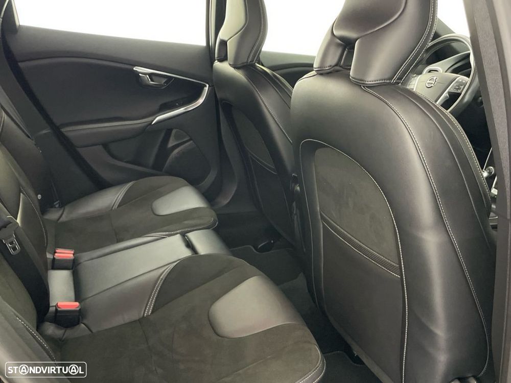 Volvo V40 2.0 D2 R-Design - 29