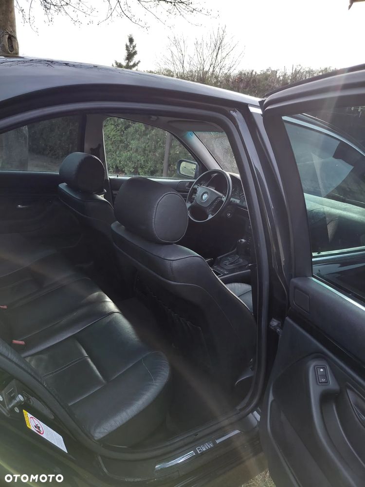 BMW Seria 5 525i - 2