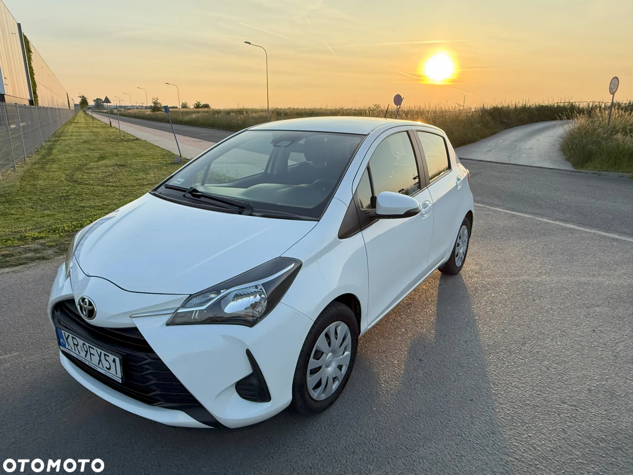 Toyota Yaris 1.0 Active EU6 - 3
