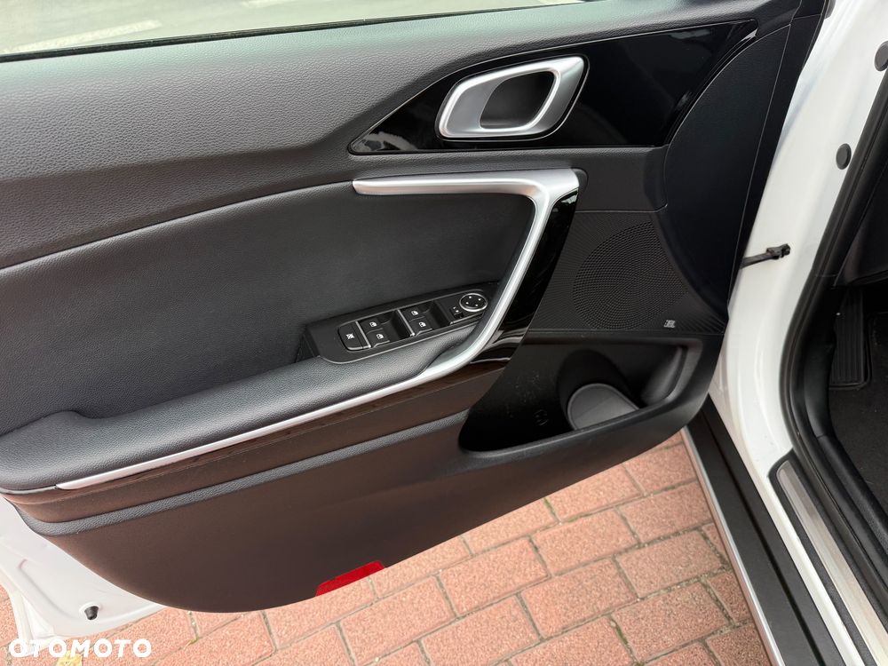 Kia XCeed 1.4 T-GDI OPF JBL SOUND EDITION - 17