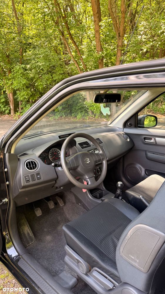 Suzuki Swift - 6