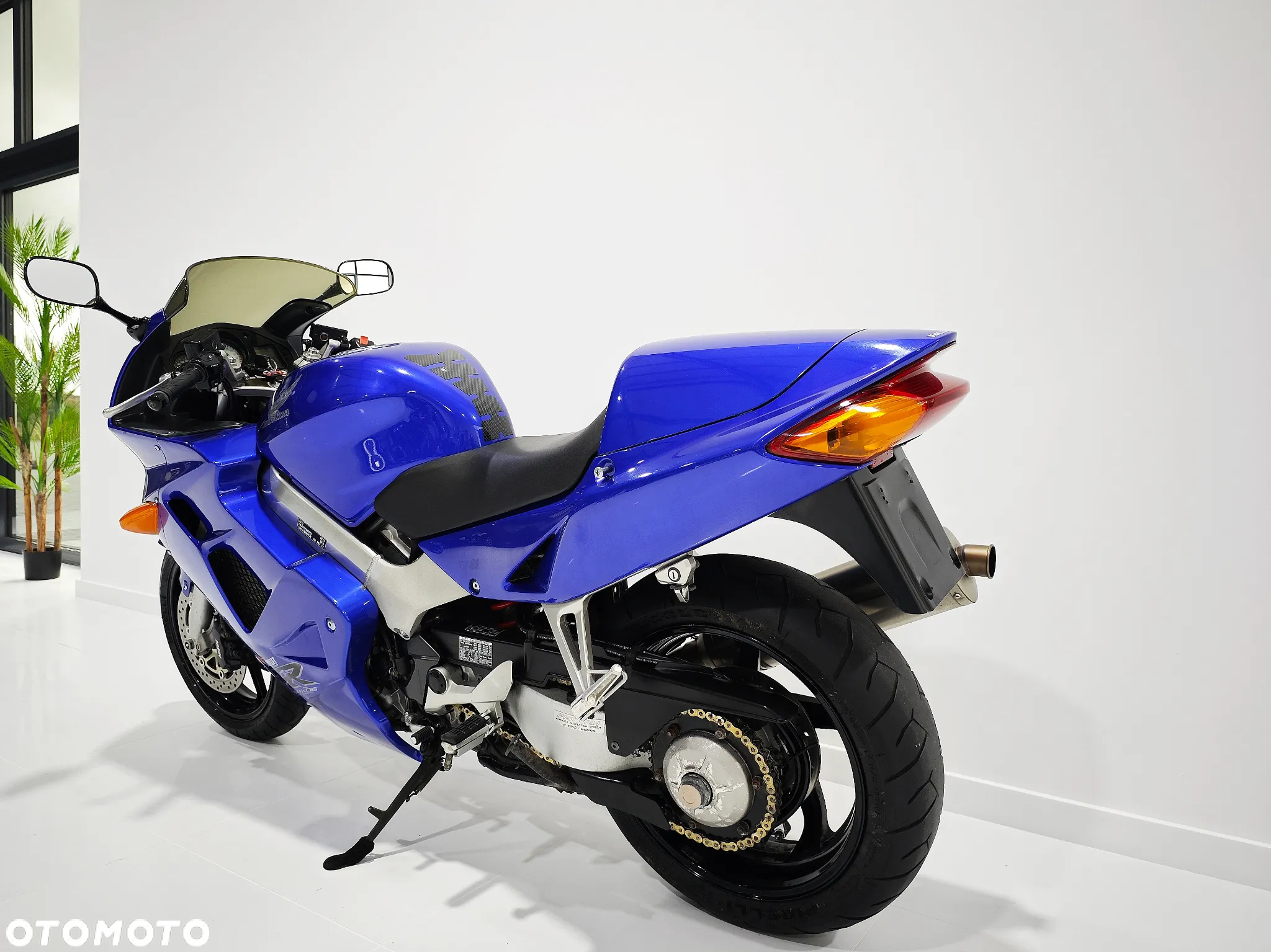 Honda VFR - 15