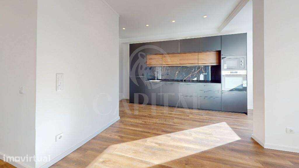T2 totalmente remodelado com 2 varandas - Grande imagem: 3/27