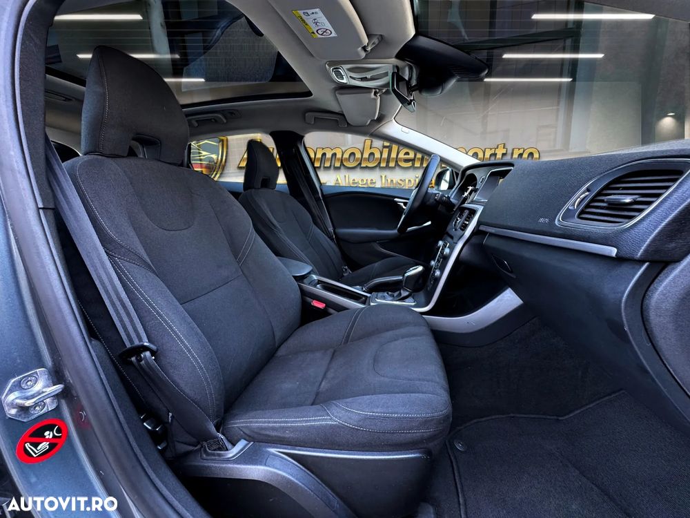 Volvo V40 D2 Powershift Momentum - 9