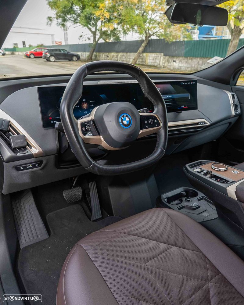 BMW iX xDrive40 - 10