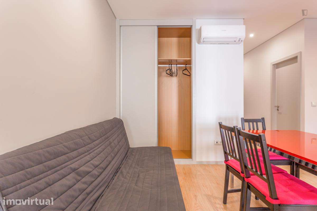 Apartamento com 1 quartos - localizado em Santo Ildefonso Porto - Grande imagem: 3/24