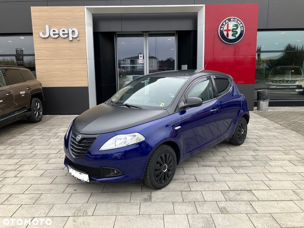 Lancia Ypsilon 1.2 8V Momo S&S