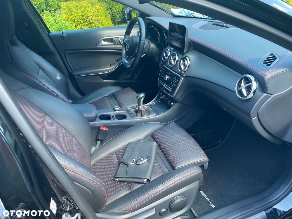 Mercedes-Benz GLA 200 AMG Line - 31