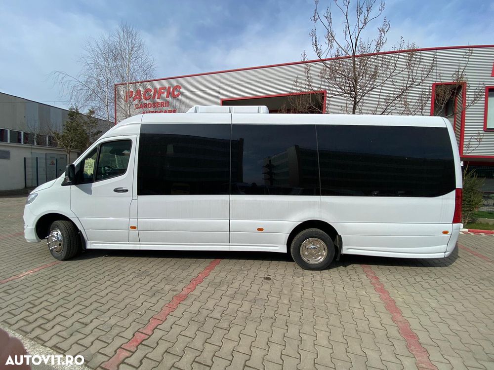 Mercedes-Benz 519 automat 22+1+1 locuri*in stock - 2
