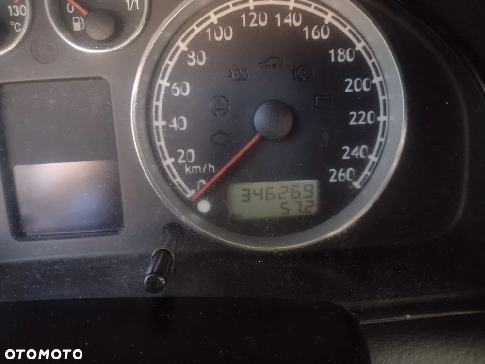 Volkswagen Passat - 4