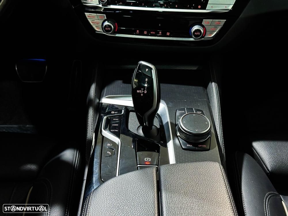 BMW 530 e Pack Desportivo M - 22