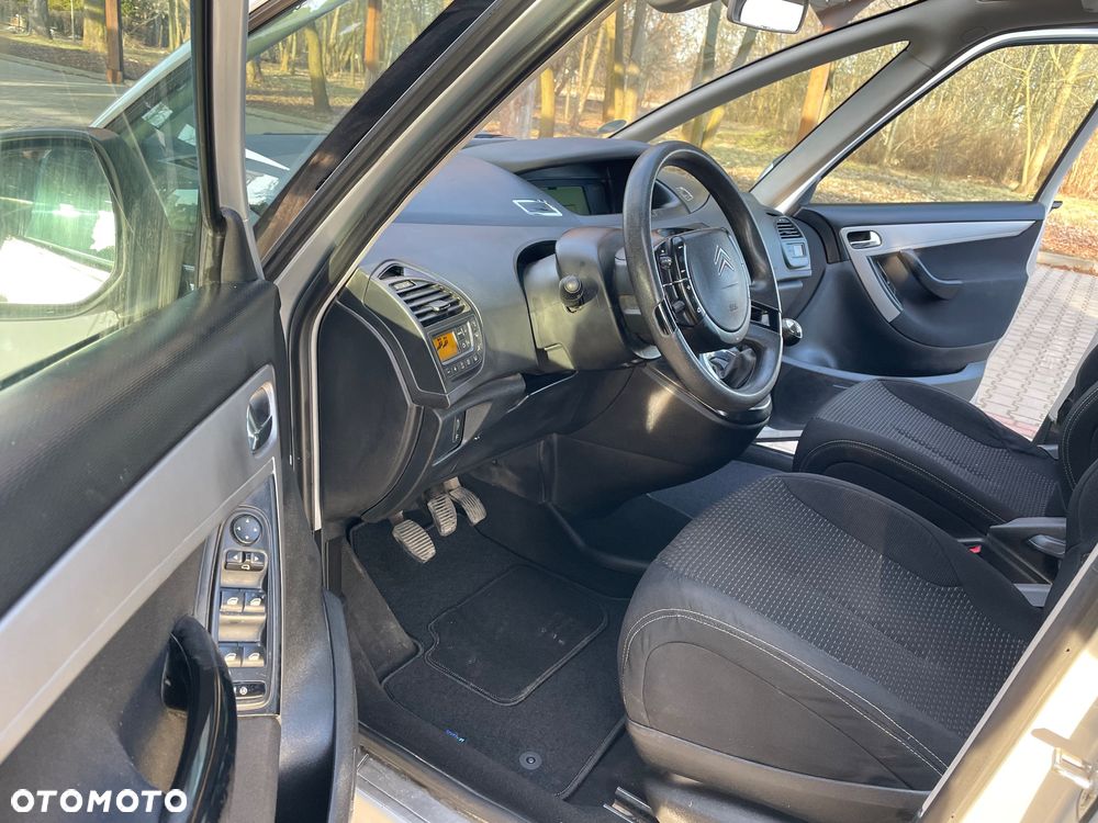 Citroën C4 Grand Picasso 1.8 16V Confort - 11
