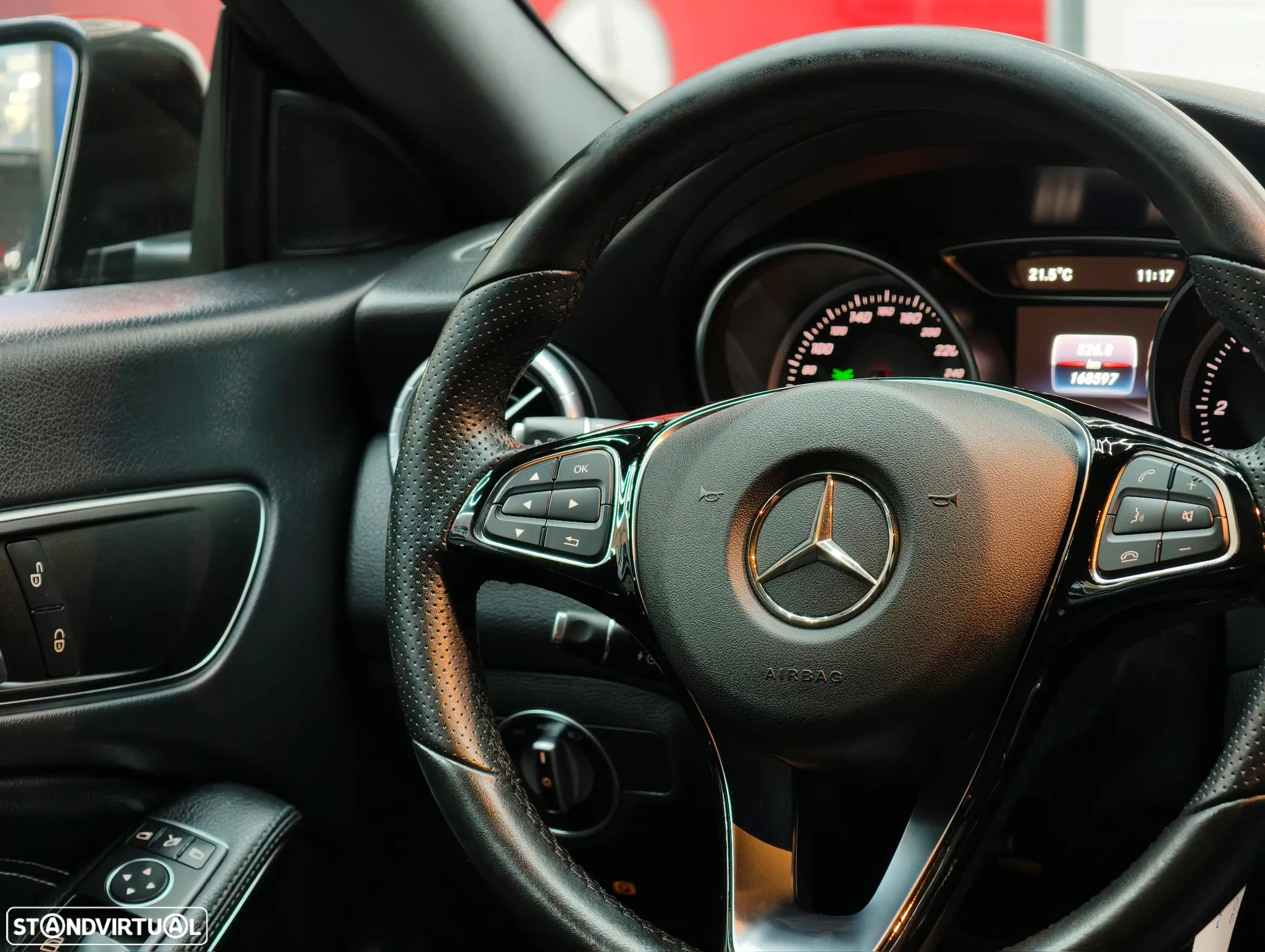 Mercedes-Benz CLA 180 d Shooting Brake AMG Line - 27