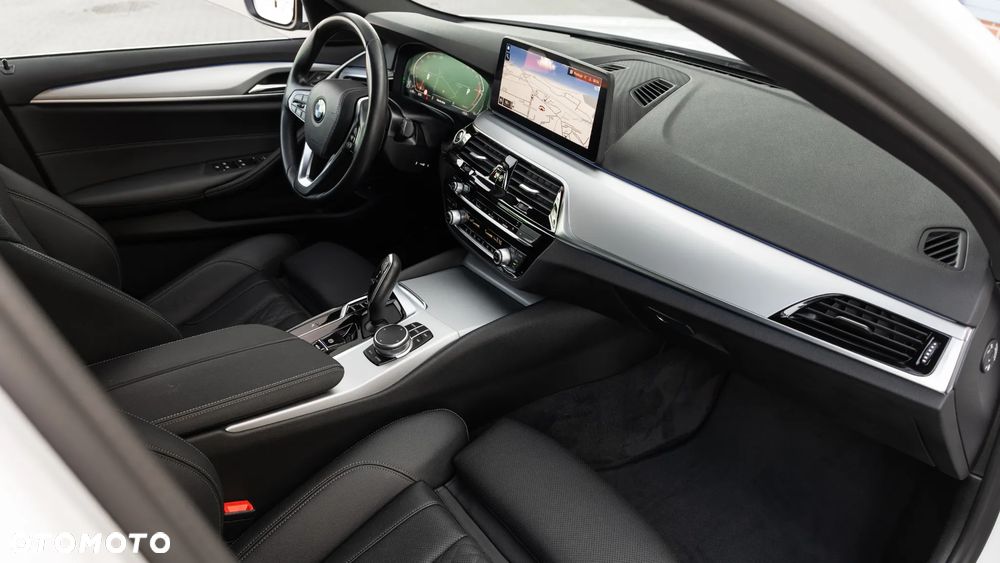 BMW Seria 5 520d xDrive Sport - 30