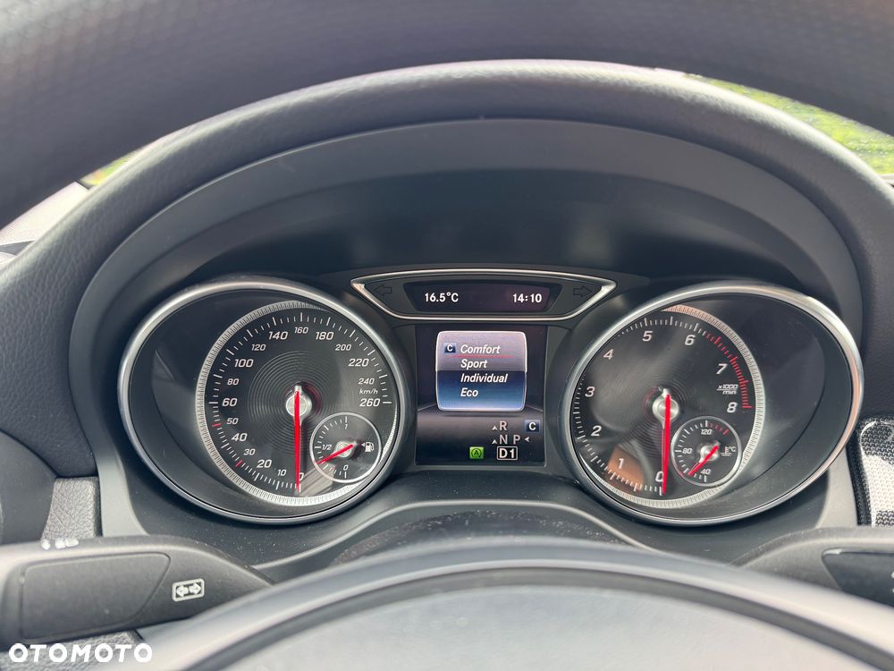 Mercedes-Benz CLA 180 7G-DCT - 25